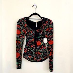NEW Free People Fitted Floral Top Size Medium